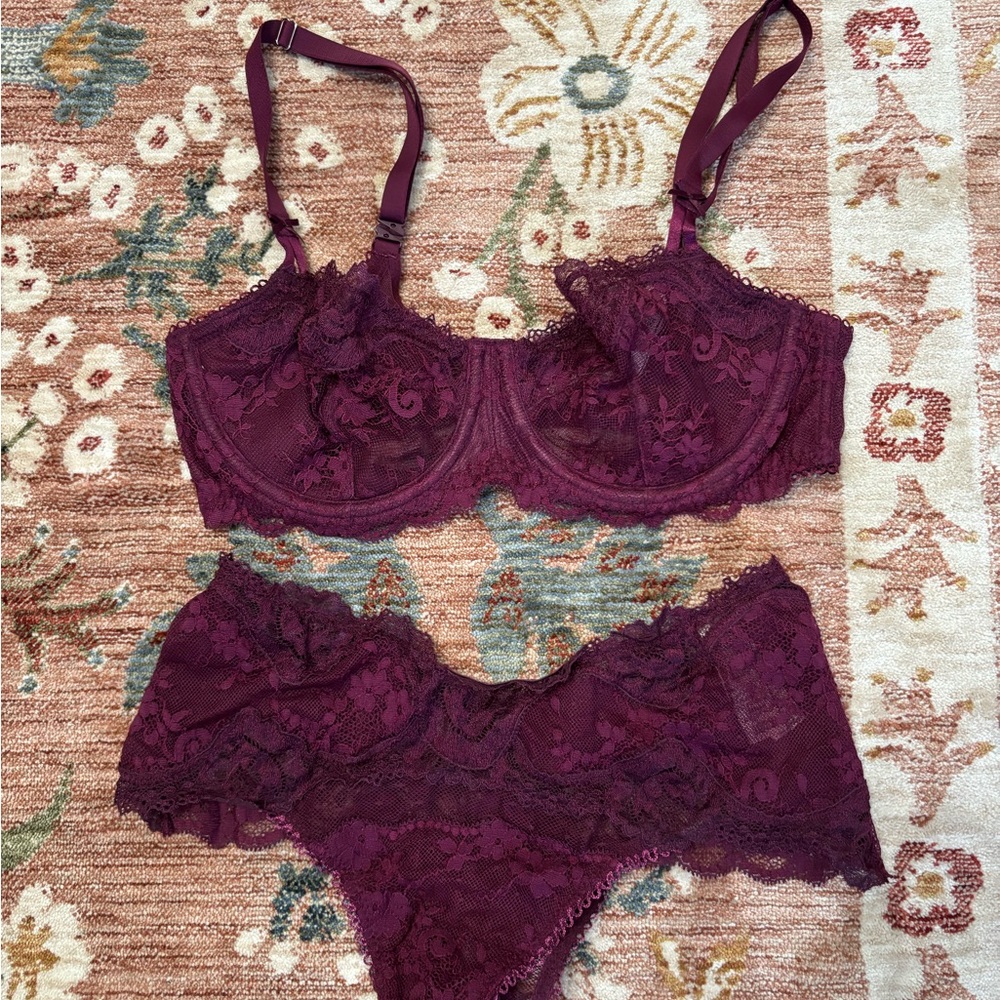 Victoria's Secret Lace Bra Set in Rich Purple